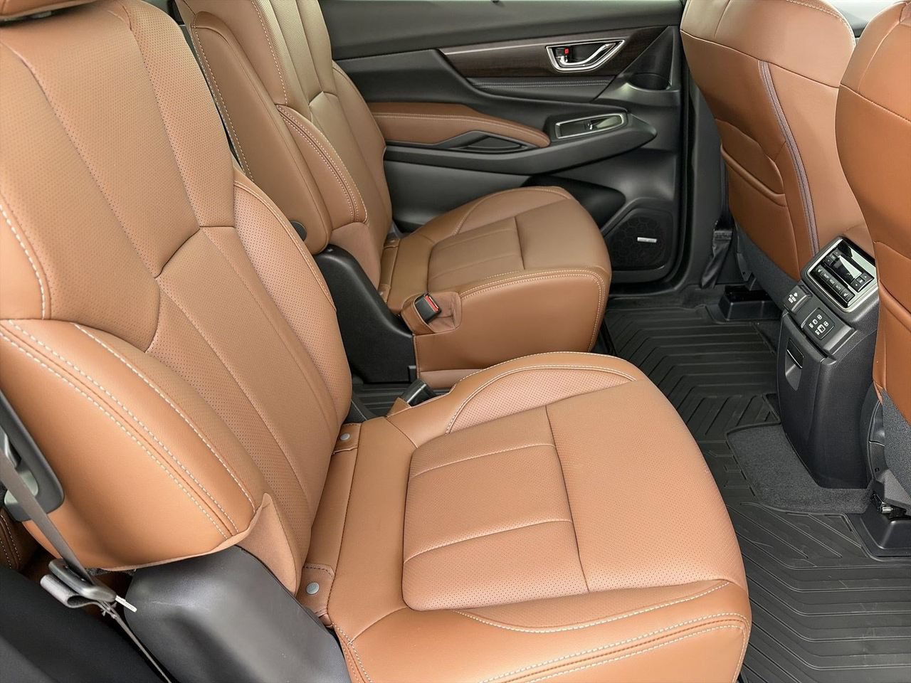 New 2026 Subaru Ascent Touring w/ Popular Package #1 AWD/4WD image 9