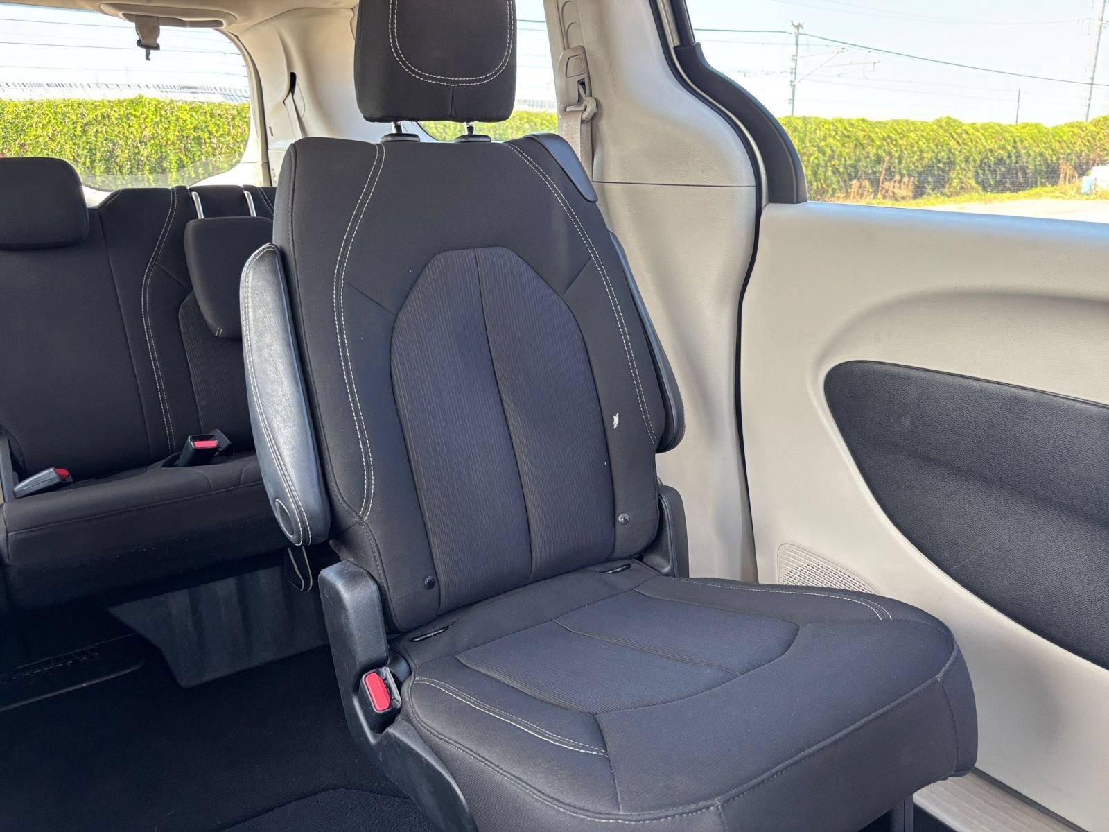 Used 2023 Chrysler Voyager LX FWD image 39