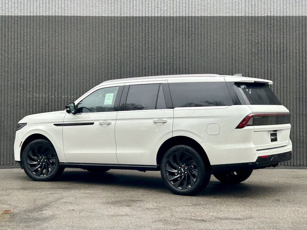 New 2026 Lincoln Navigator Black Label AWD/4WD image 3