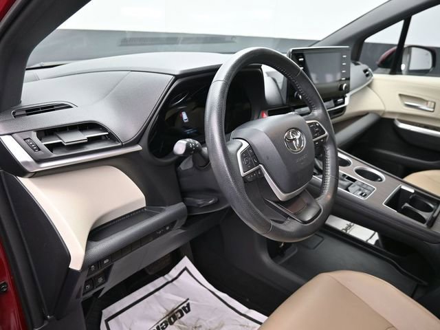 Used 2021 Toyota Sienna XLE image 37
