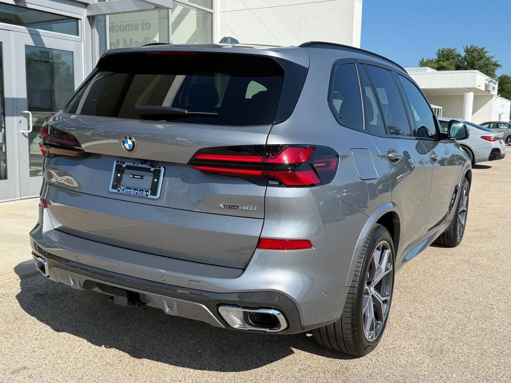 Used 2026 BMW X5 xDrive40i w/ M Sport Package AWD/4WD image 3