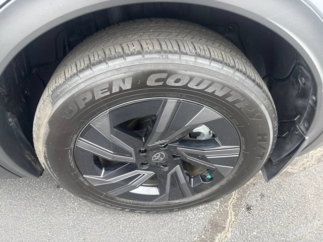 Used 2026 Toyota C-HR AWD/4WD image 11