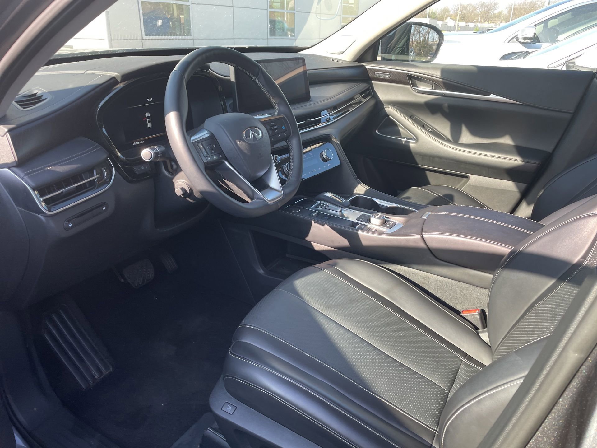 Certified 2025 INFINITI QX60 Sensory image 11