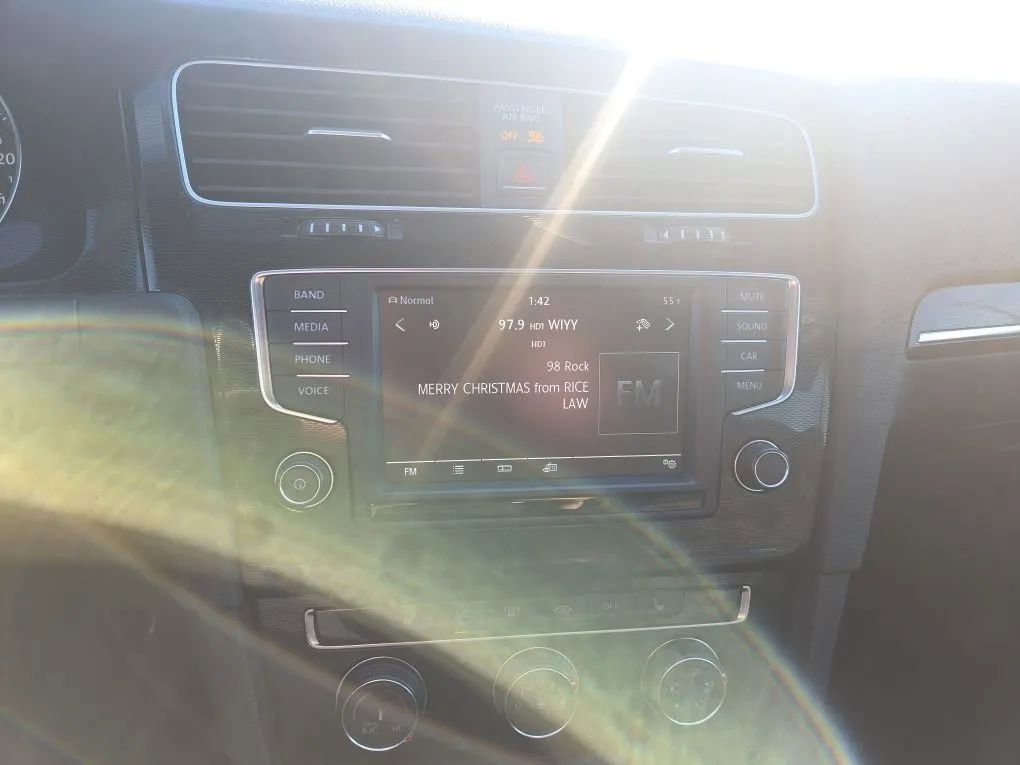 Used 2017 Volkswagen GTI S image 10