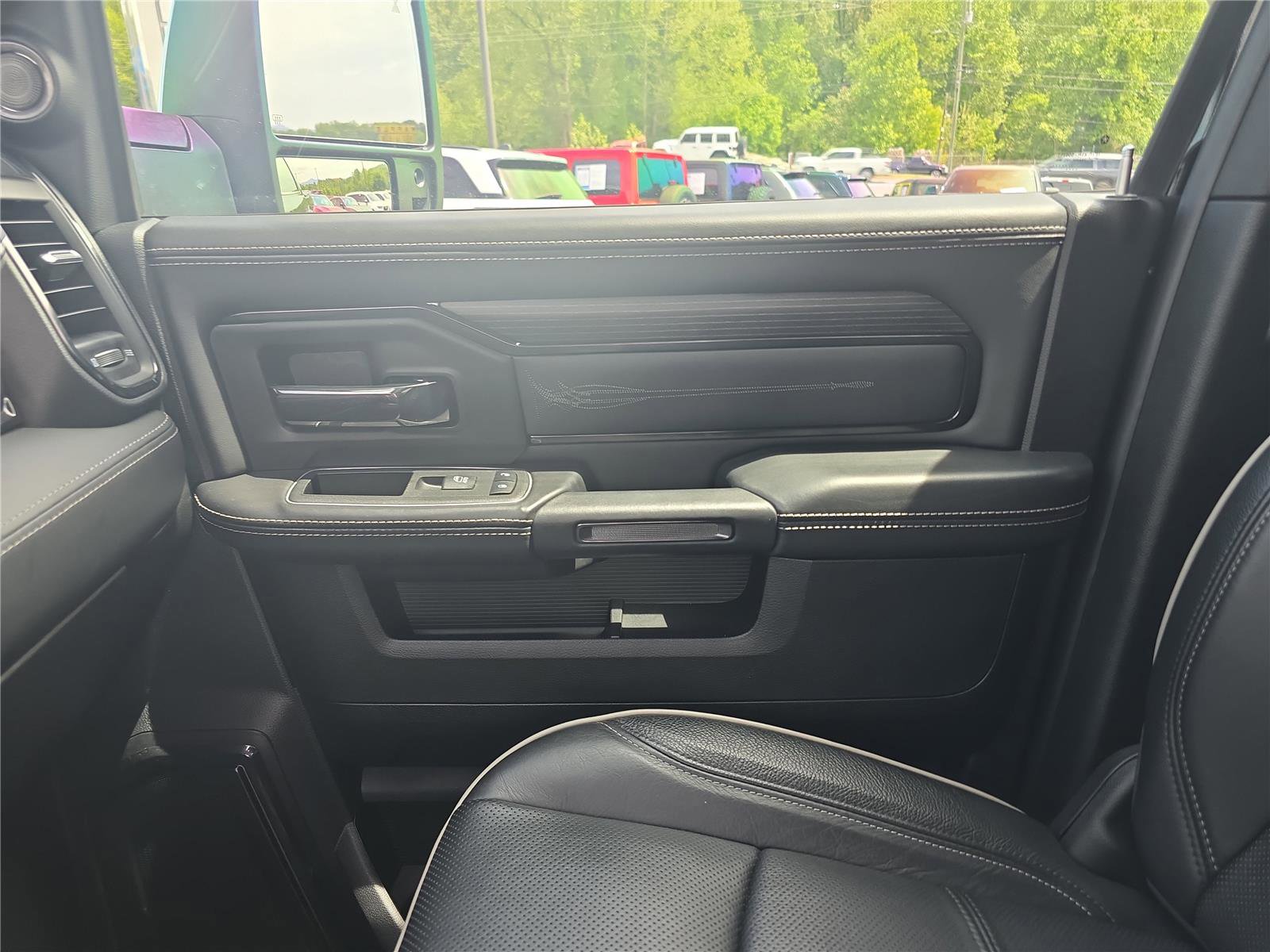 Used 2024 RAM 3500 Limited AWD/4WD image 22