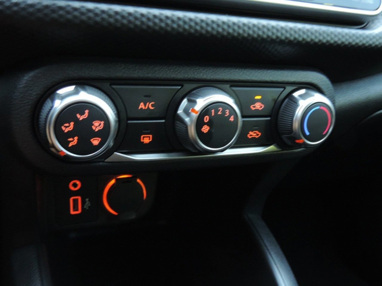 Certified 2025 Nissan Kicks Play S FWD image 22