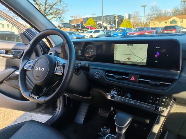 Certified 2024 Kia Seltos SX w/ SX Sunroof Package image 32