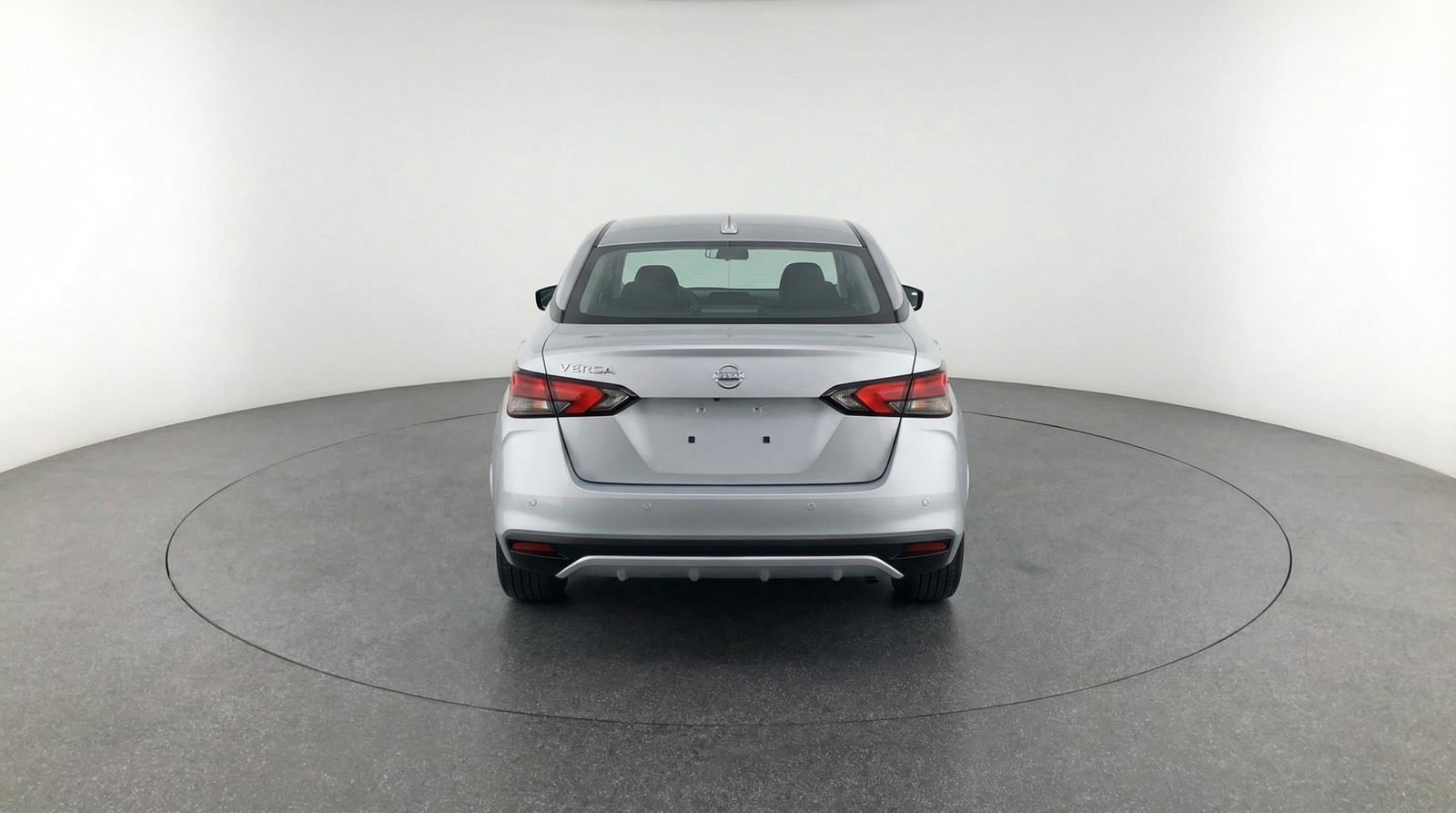 Used 2025 Nissan Versa SV image 6