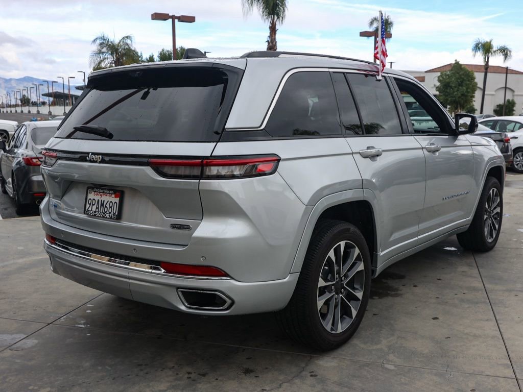 Used 2024 Jeep Grand Cherokee Overland w/ Luxury Tech Group IV image 3