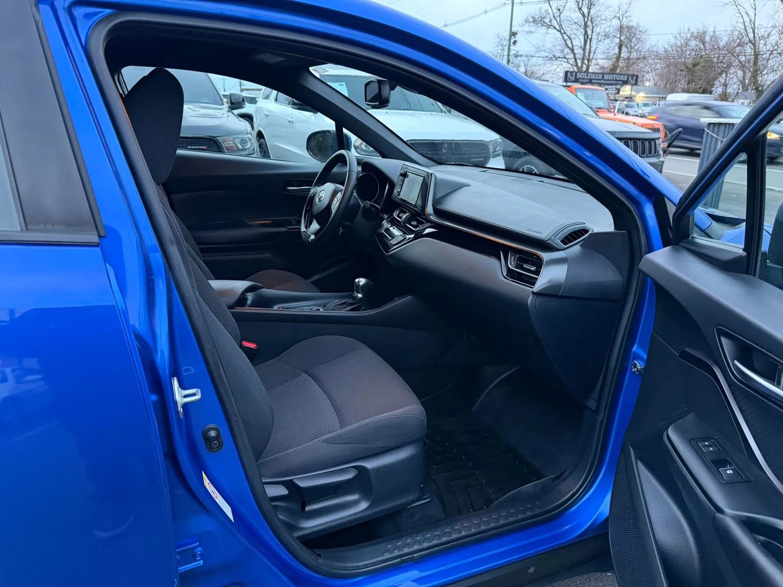 Used 2018 Toyota C-HR XLE image 25