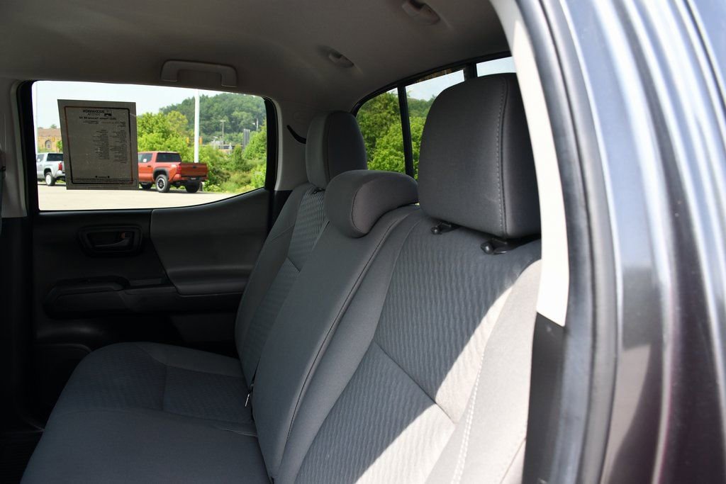 Used 2022 Toyota Tacoma SR image 11