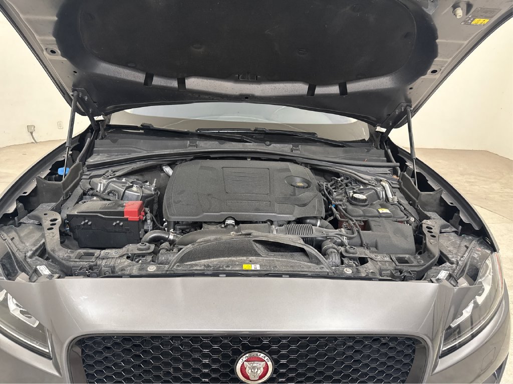 Used 2018 Jaguar F-PACE Premium AWD/4WD image 18