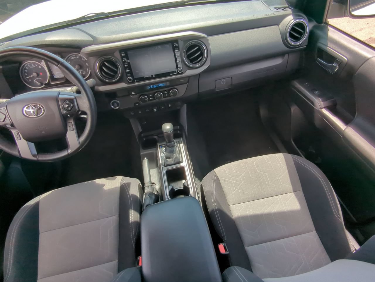 Used 2021 Toyota Tacoma TRD Off-Road w/ Technology Package RWD image 15