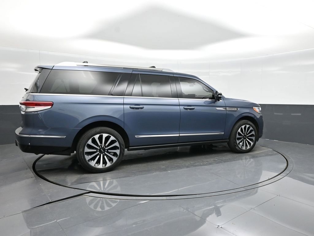 Used 2023 Lincoln Navigator L Reserve AWD/4WD image 10