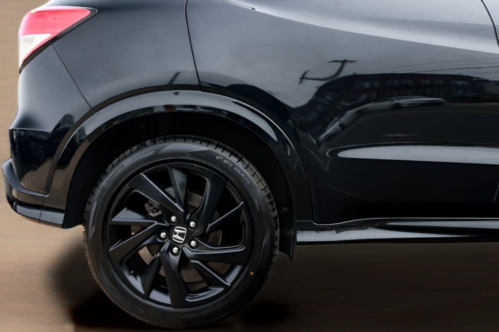 Used 2021 Honda HR-V Sport image 12