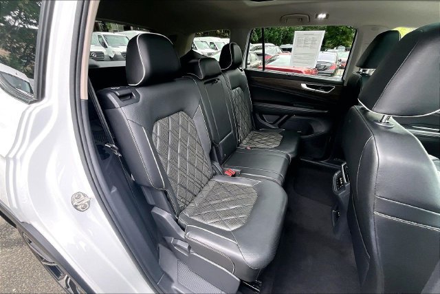 Used 2024 Volkswagen Atlas SEL Premium R-Line AWD/4WD image 16