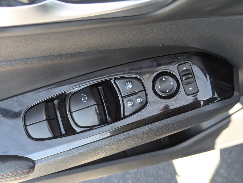 Used 2025 Nissan Altima 2.5 SR w/ SR Premium Package FWD image 27