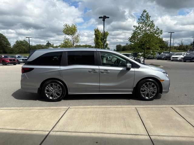 New 2026 Honda Odyssey Touring image 5