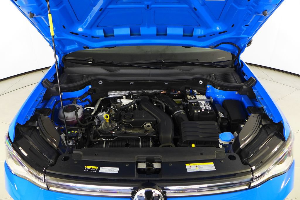 Used 2025 Volkswagen Taos SE FWD image 6