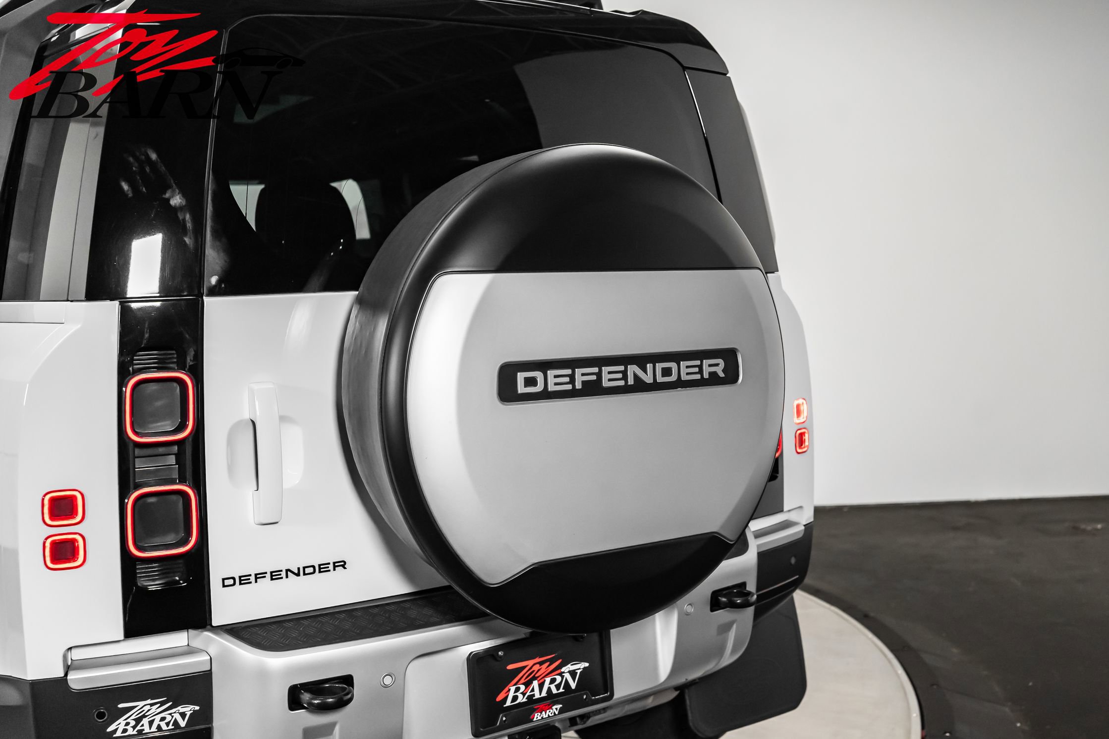 Used 2024 Land Rover Defender 110 S AWD/4WD image 14