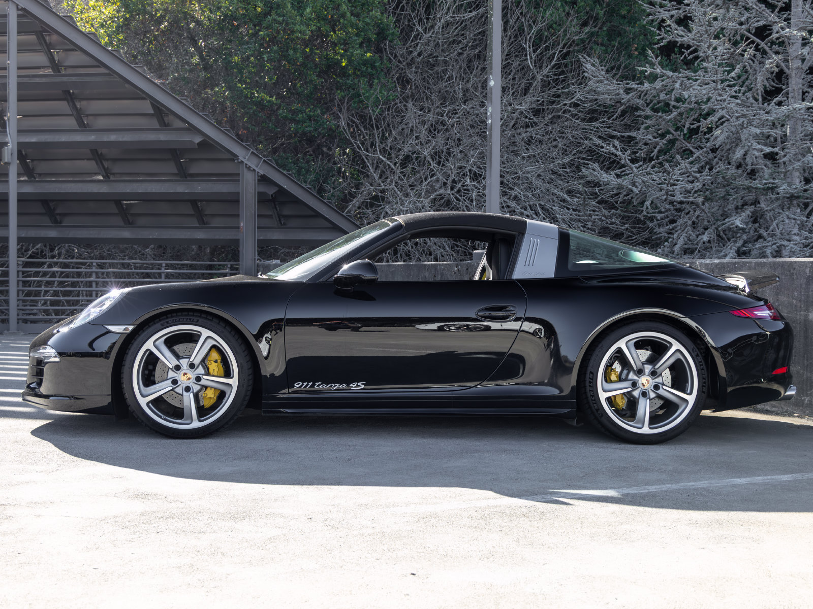 Used 2015 Porsche 911 Targa 4S AWD/4WD image 2