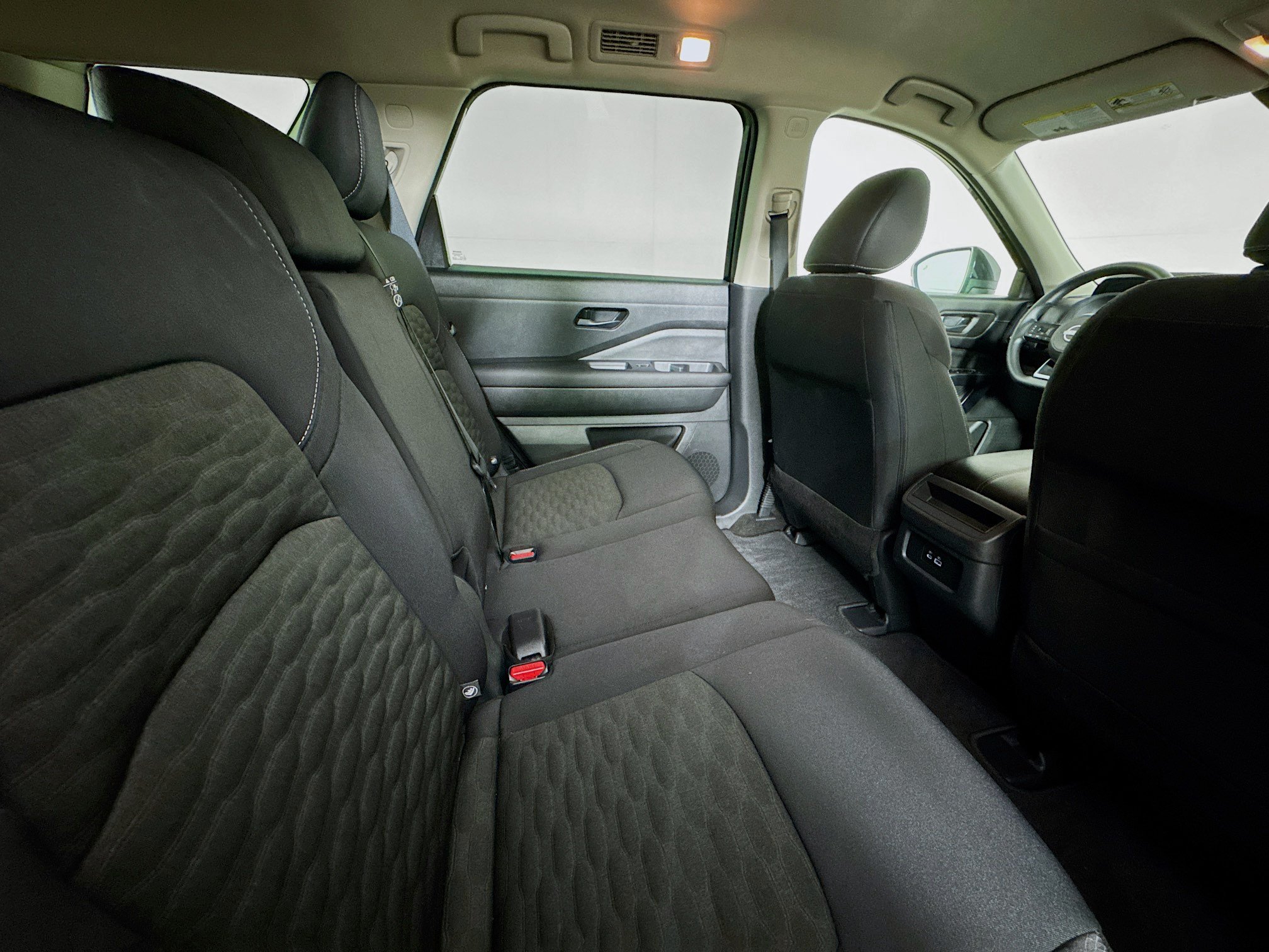Used 2024 Nissan Pathfinder S FWD image 26