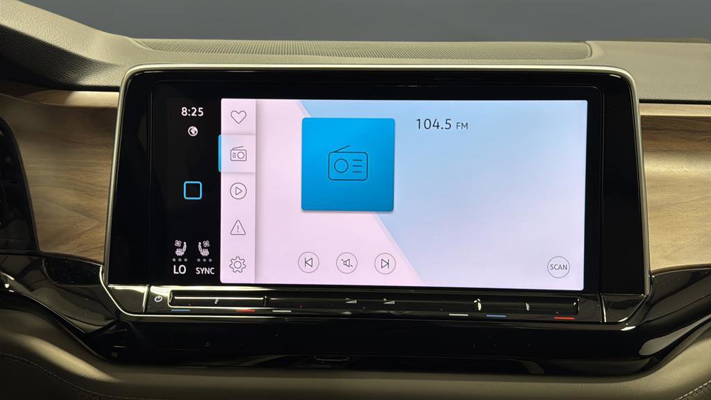 Used 2024 Volkswagen Atlas SE w/ Black Wheel Package image 14