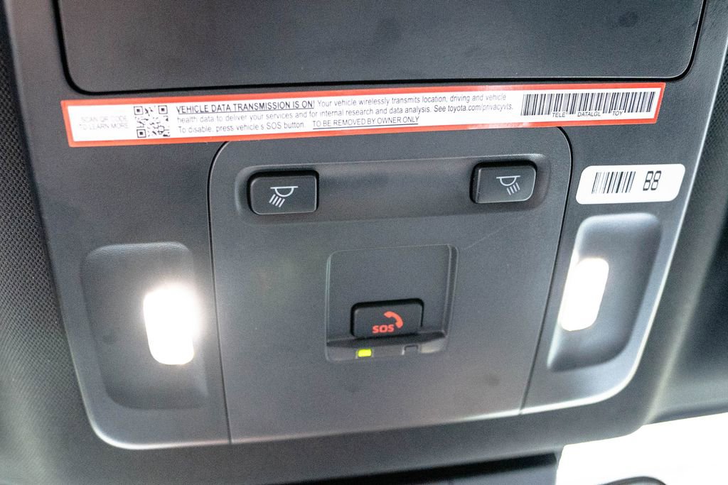 Used 2025 Toyota Camry SE w/ Convenience Package image 28