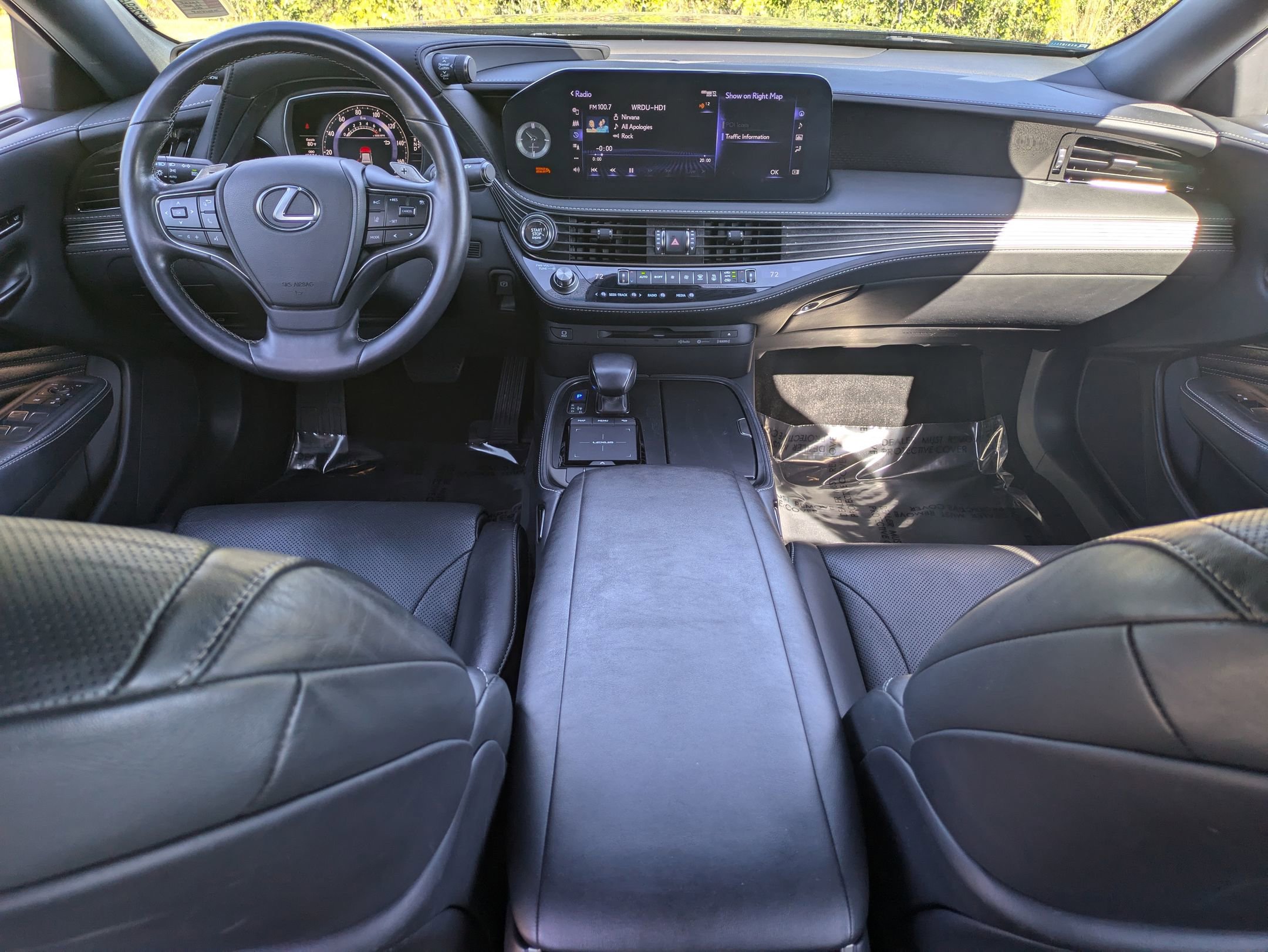 Used 2021 Lexus LS 500 w/ Accessory Package (Z2) image 24