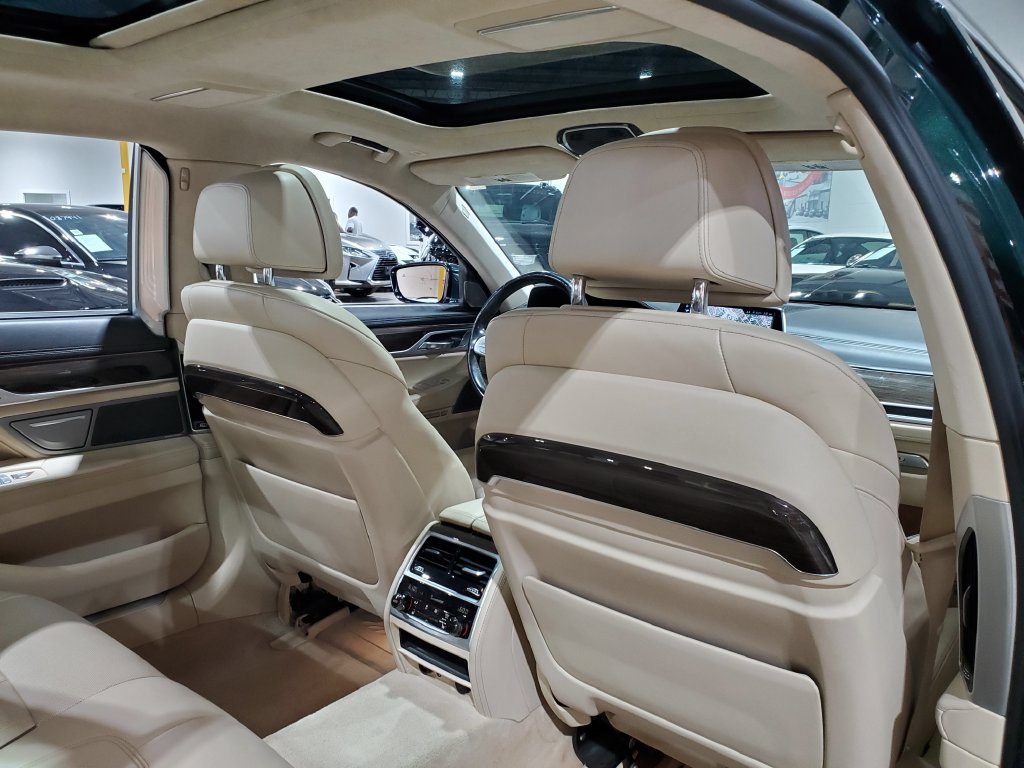 Used 2016 BMW 750i xDrive AWD/4WD image 20