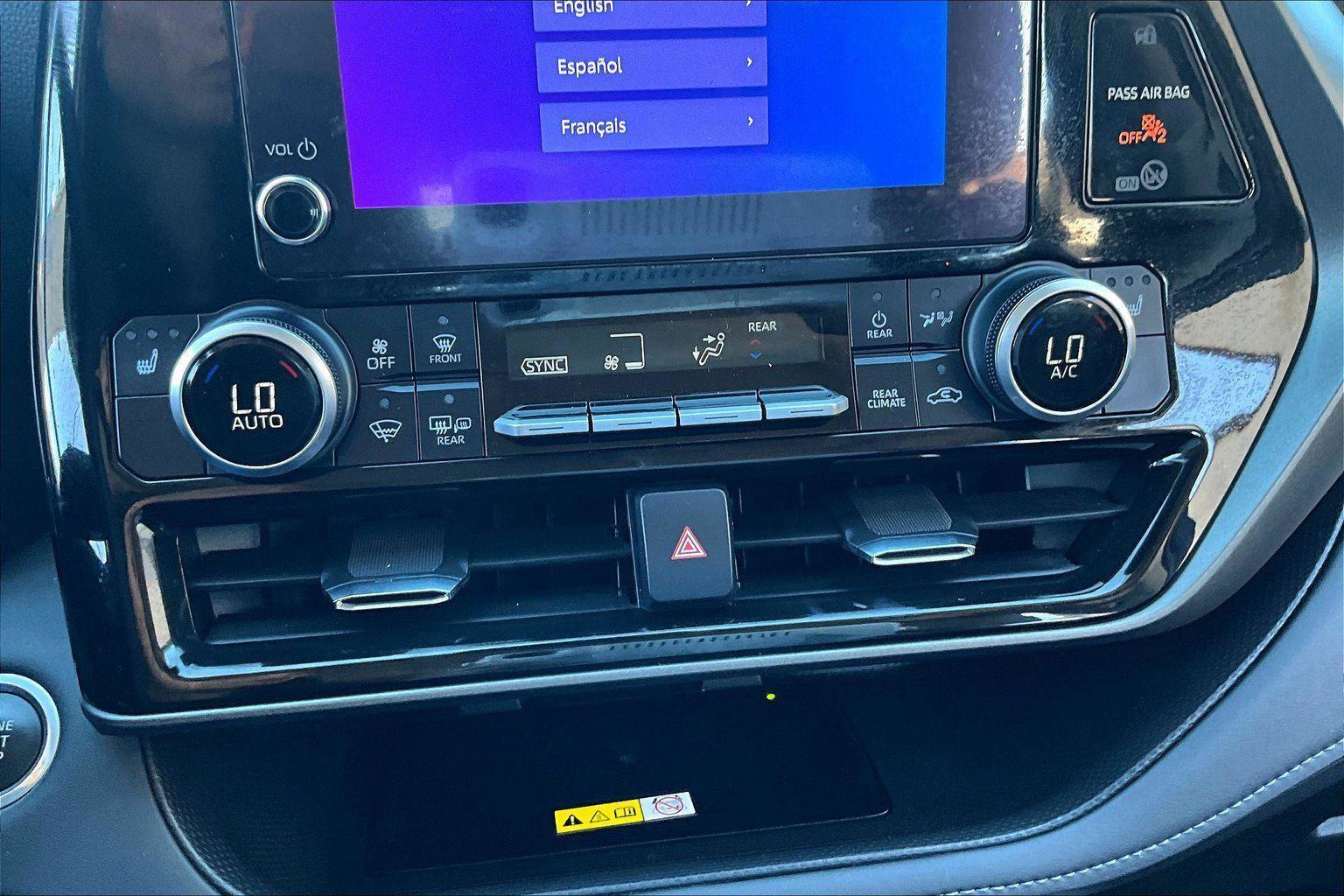 Used 2024 Toyota Highlander XLE image 32