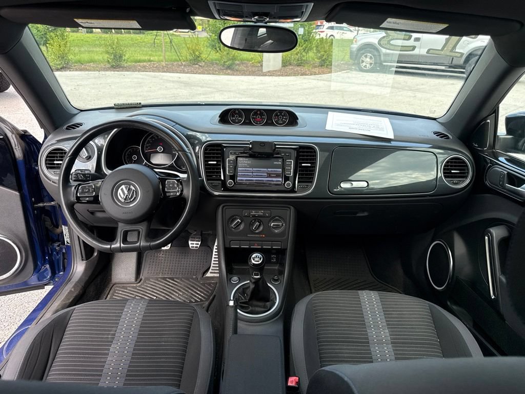 Used 2013 Volkswagen Beetle R-Line FWD image 22