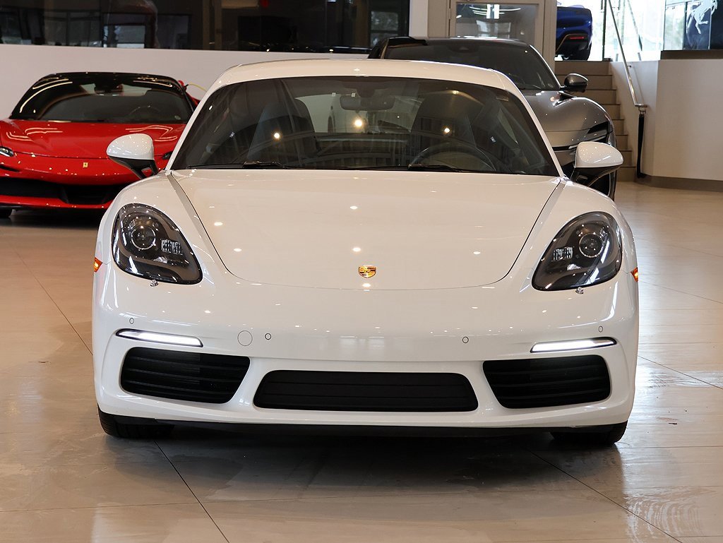 Used 2021 Porsche 718 Cayman image 14