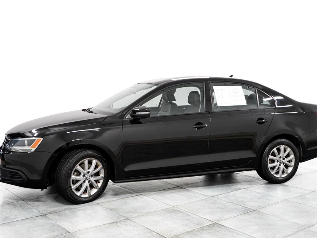 Used 2012 Volkswagen Jetta SE FWD image 4