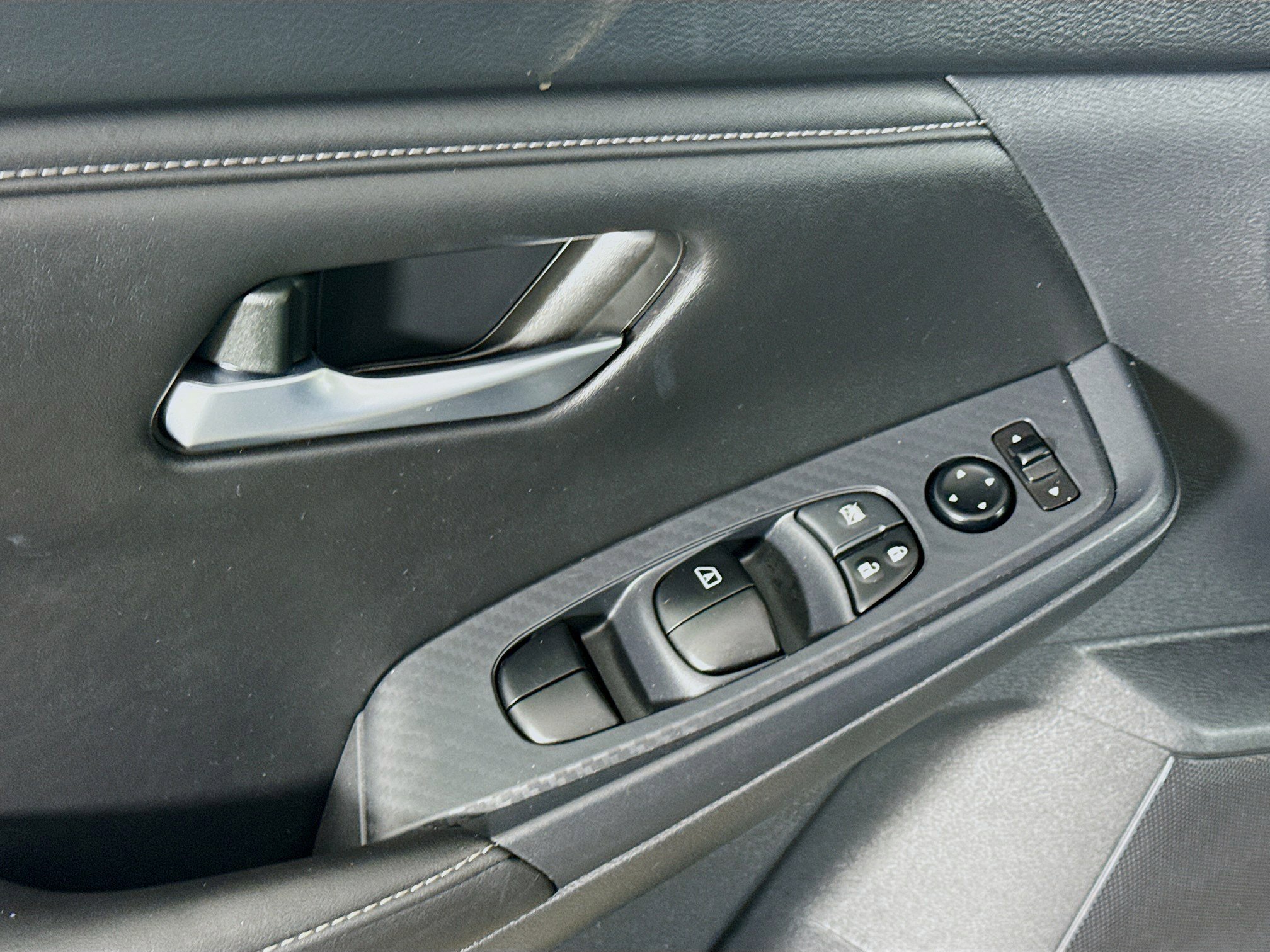 Used 2025 Nissan Sentra SV w/ All-Weather Package image 24