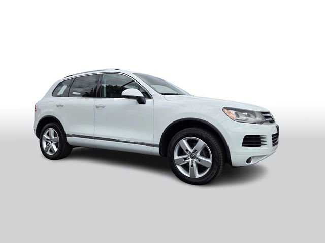 Used 2013 Volkswagen Touareg TDI image 2
