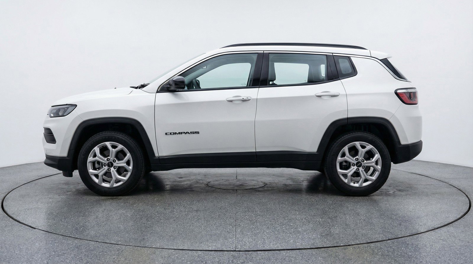 Used 2025 Jeep Compass Latitude image 5