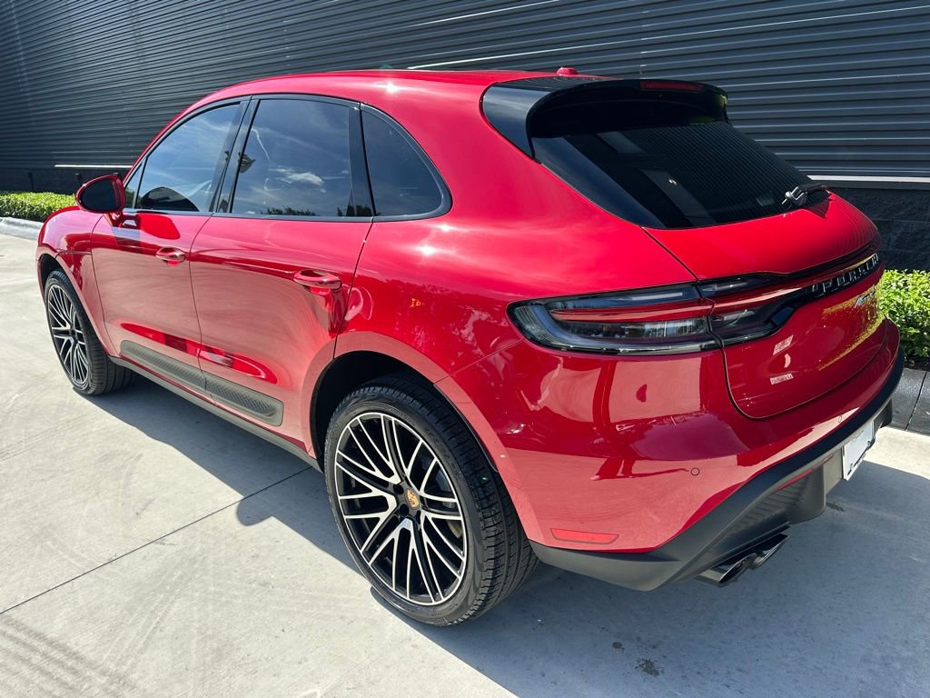 Certified 2024 Porsche Macan S image 3