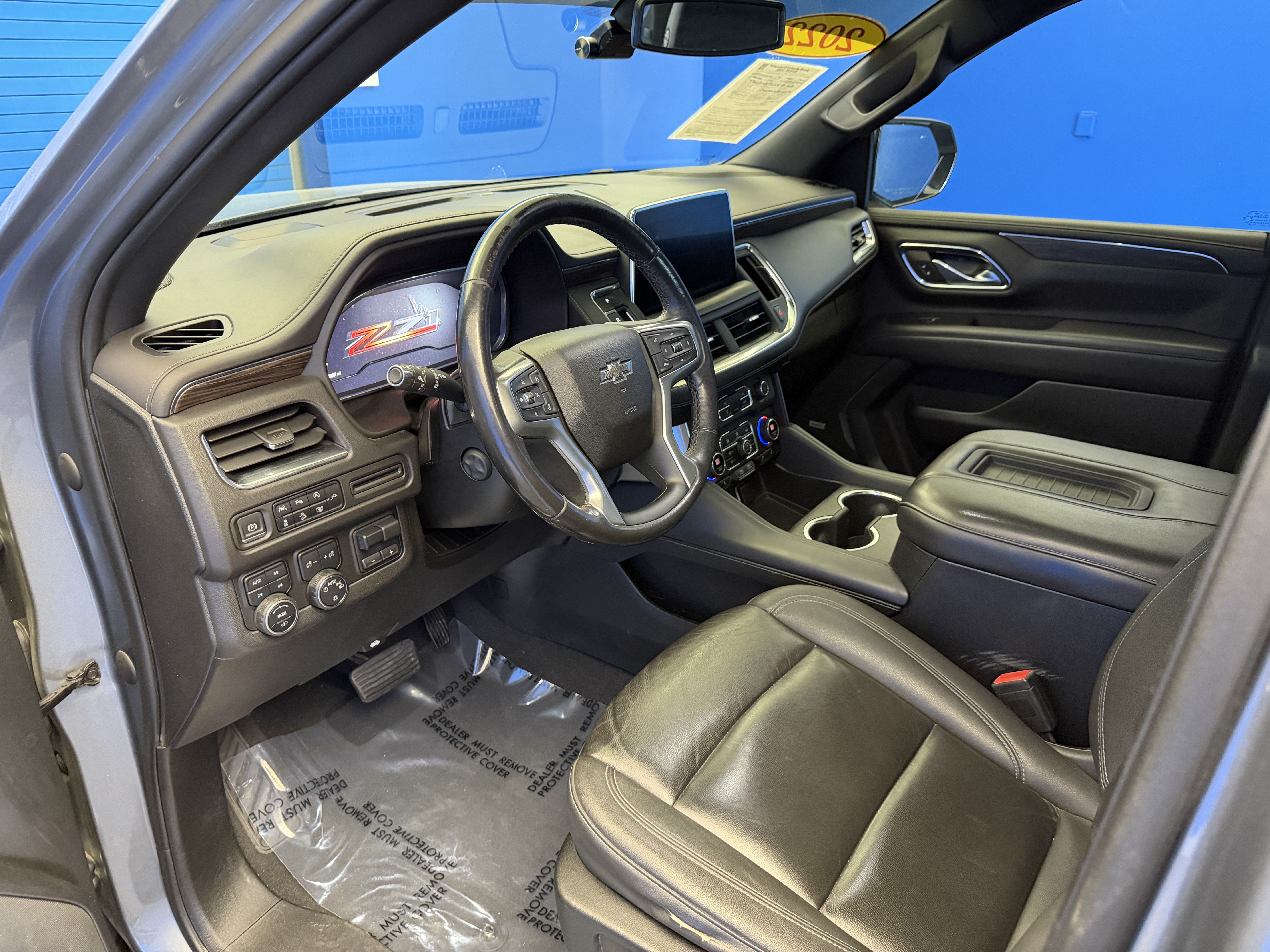 Used 2022 Chevrolet Suburban Z71 w/ Z71 Off-Road Package AWD/4WD image 13