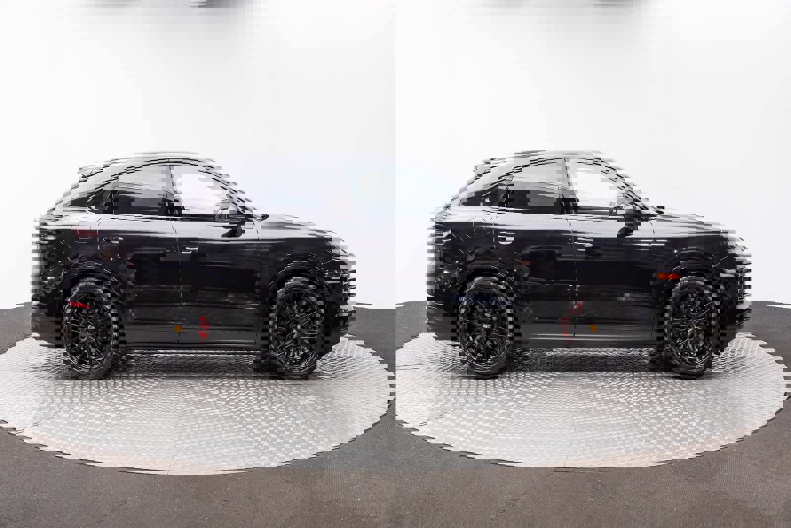 Used 2024 Porsche Cayenne S image 63