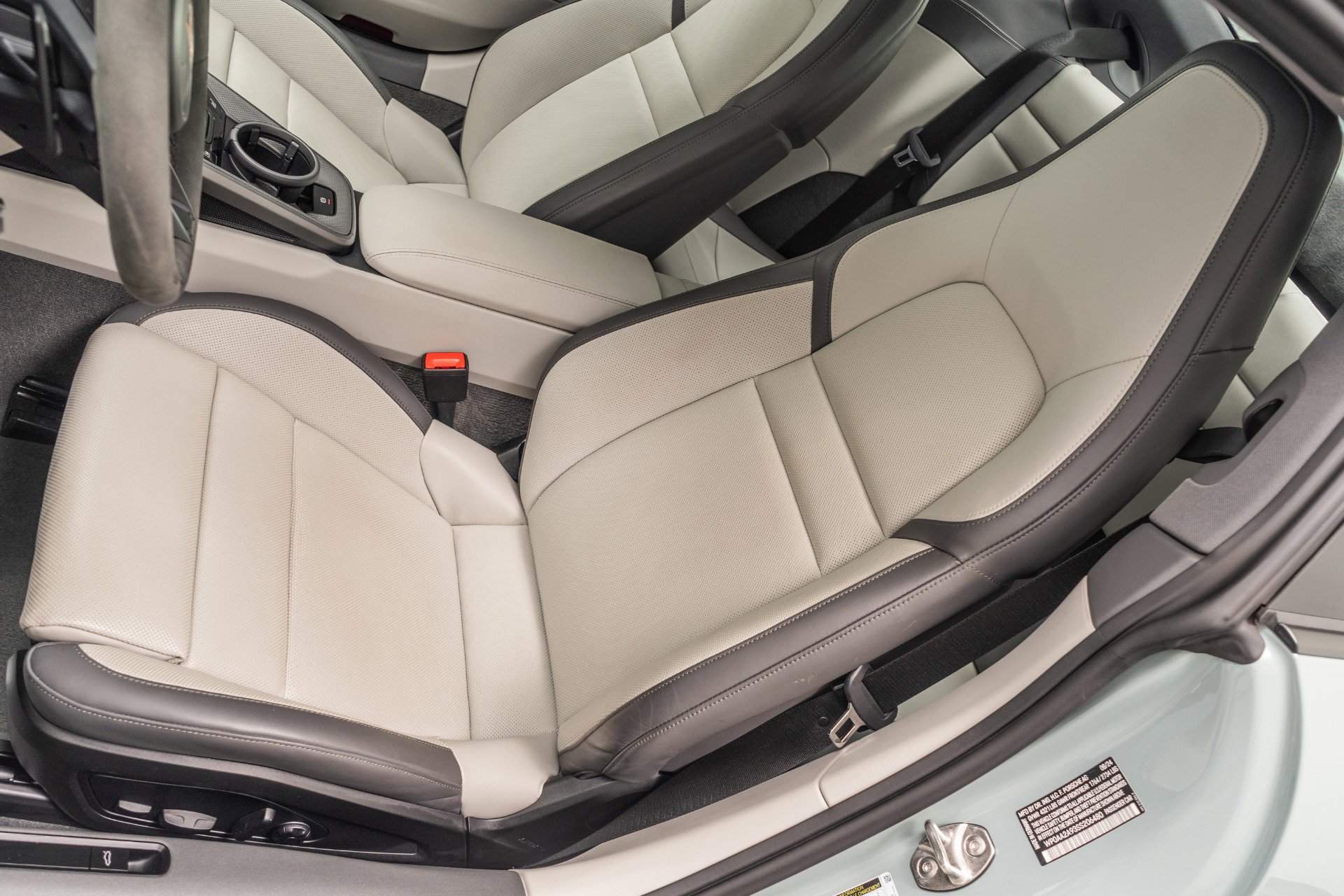 Used 2025 Porsche 911 Carrera image 24