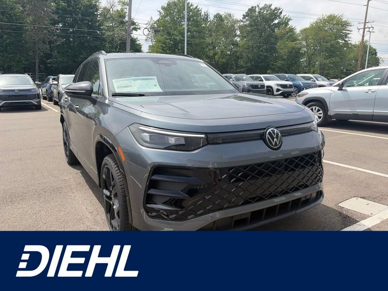 New 2026 Volkswagen Tiguan SE R-Line AWD/4WD image 1