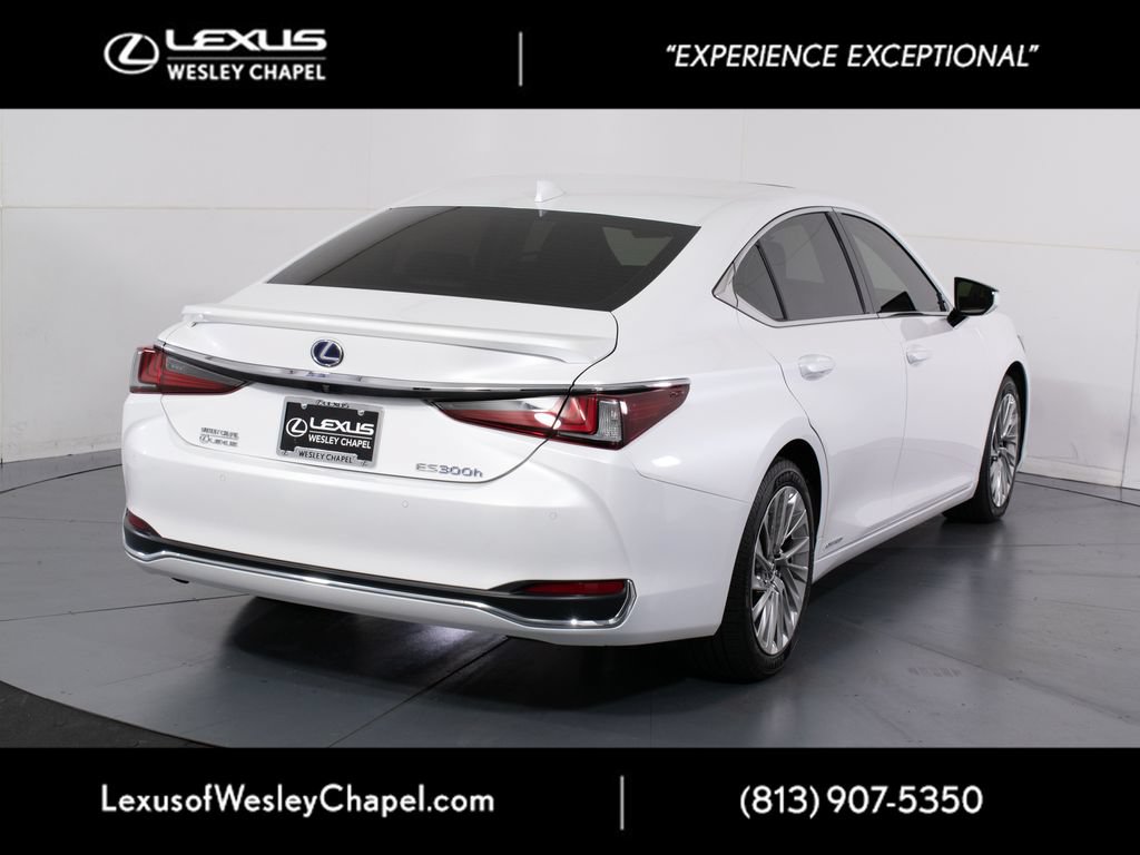 Used 2021 Lexus ES 300h Ultra Luxury w/ Accessory Package 2 FWD image 4