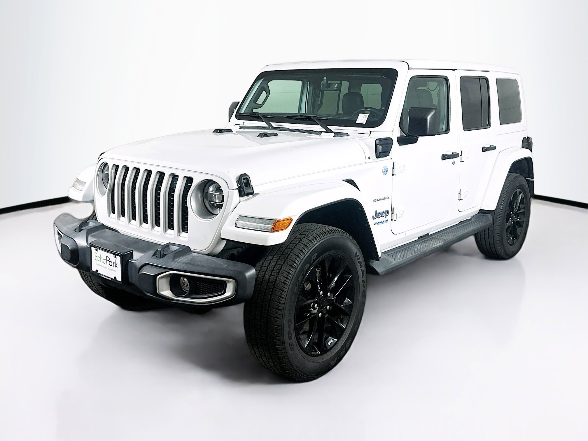 Used 2021 Jeep Wrangler Sahara image 3