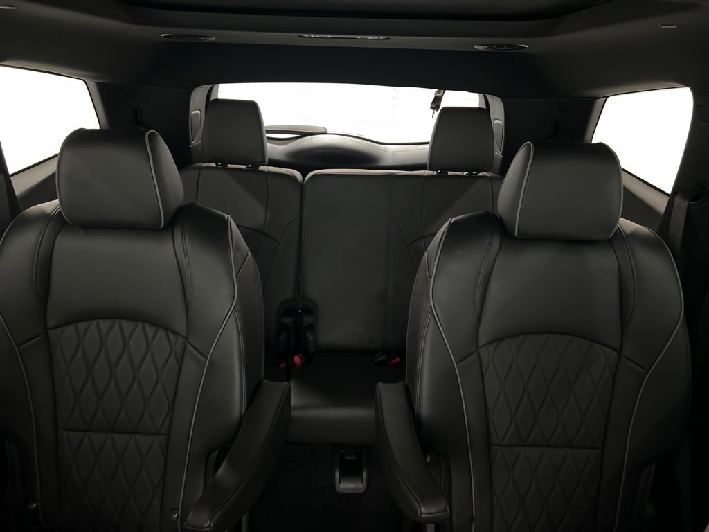 Used 2024 Buick Enclave Avenir w/ Avenir Technology Package image 31