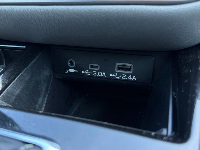 Used 2024 Subaru Outback Premium image 31