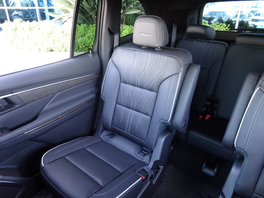 New 2026 Buick Enclave Avenir w/ Super Cruise Package FWD image 13