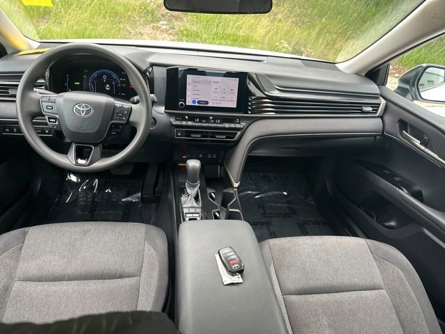 Used 2025 Toyota Camry LE FWD image 17