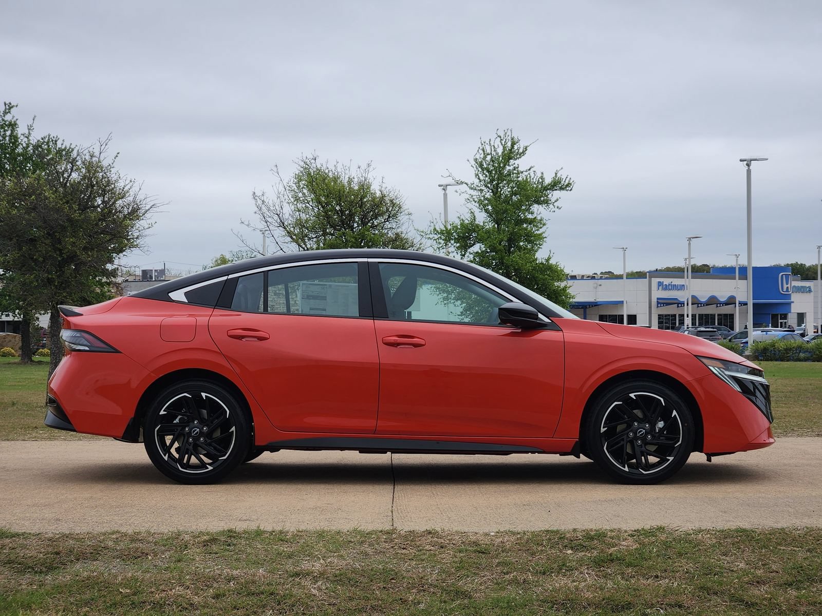 New 2026 Nissan Sentra SR w/ SR Premium Package FWD image 7