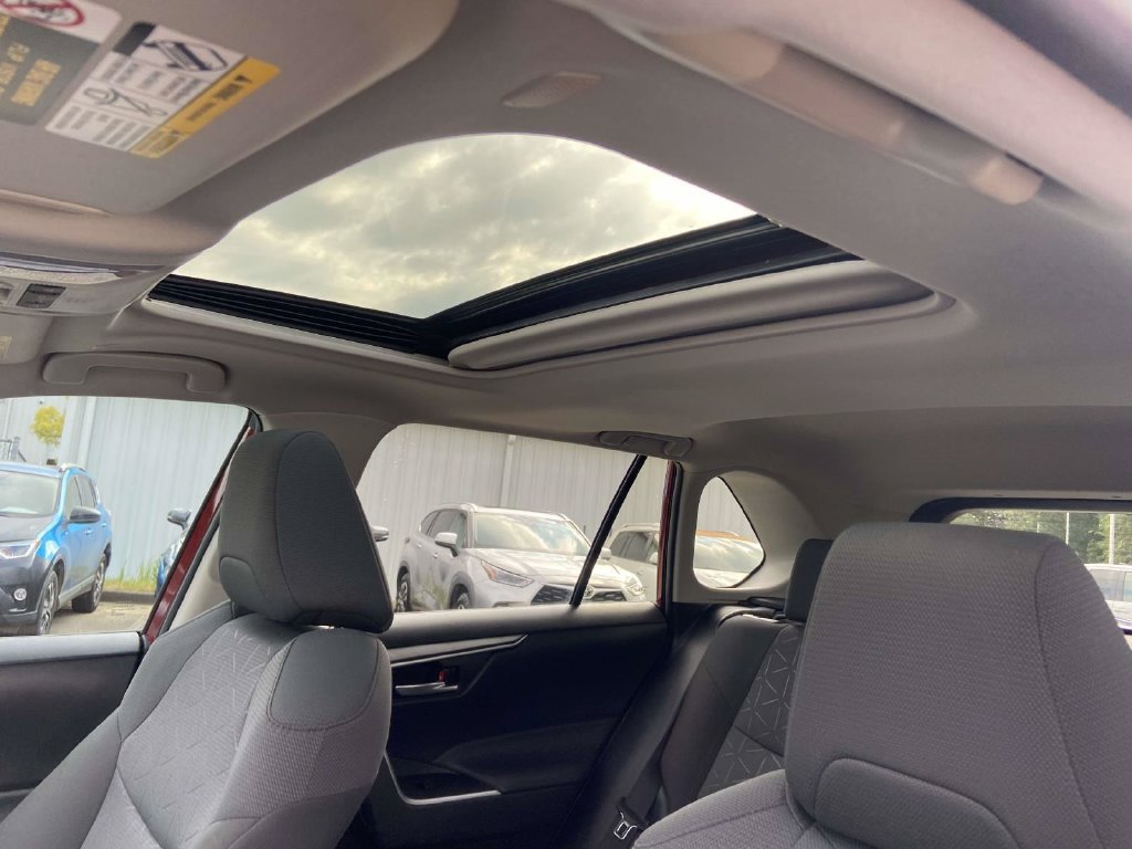 Used 2025 Toyota RAV4 XLE w/ Convenience Package FWD image 22